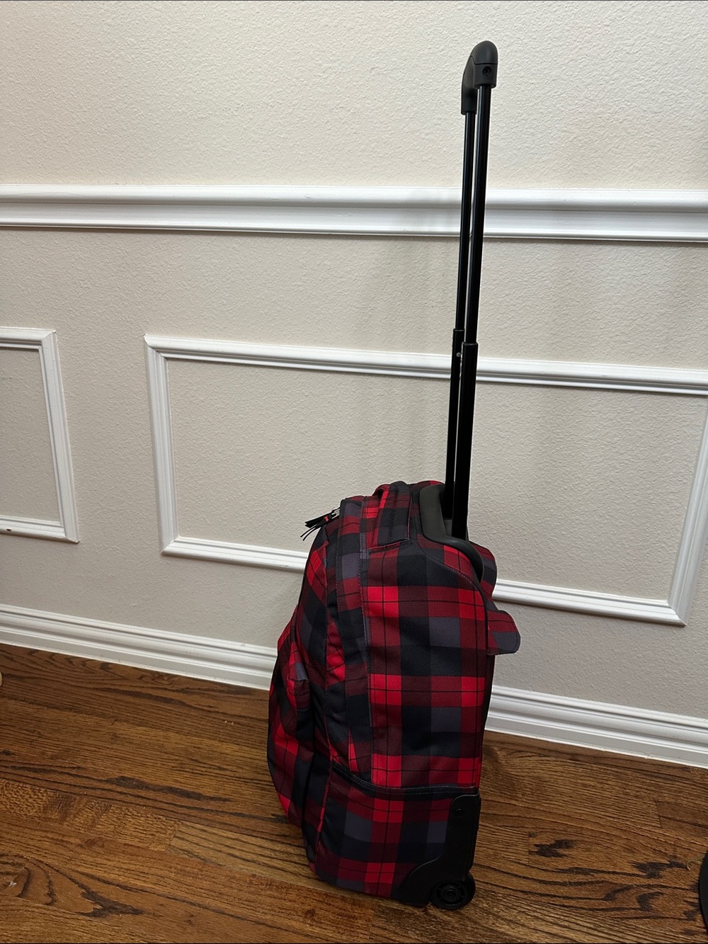 Jansport WHEELED SUPERBREAK - Red/blk plaid